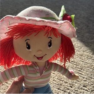 2007 Strawberry Shortcake Doll